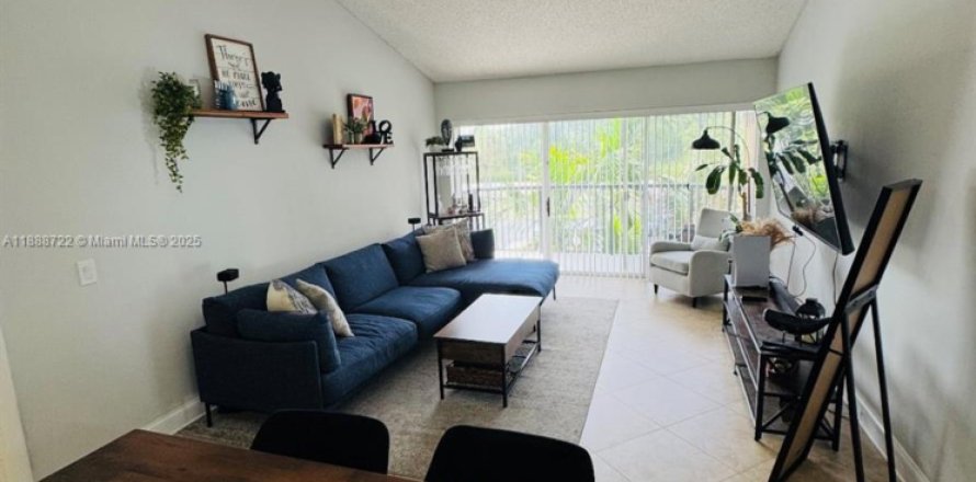 Кондоминиум с 2 спальнями в Корал-Спрингс, Флорида № 1941221