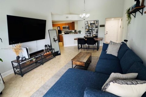 Снять в аренду кондоминиум в Корал-Спрингс, Флорида 2 спальни, 91.42м2, № 1941221 - фото 3