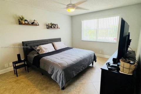 Снять в аренду кондоминиум в Корал-Спрингс, Флорида 2 спальни, 91.42м2, № 1941221 - фото 10