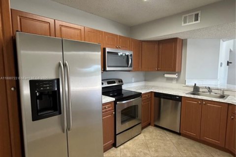 Снять в аренду кондоминиум в Корал-Спрингс, Флорида 2 спальни, 91.42м2, № 1941221 - фото 15