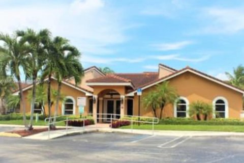 Снять в аренду кондоминиум в Корал-Спрингс, Флорида 2 спальни, 91.42м2, № 1941221 - фото 24