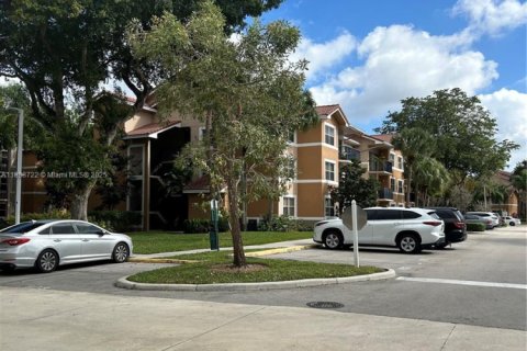 Снять в аренду кондоминиум в Корал-Спрингс, Флорида 2 спальни, 91.42м2, № 1941221 - фото 25