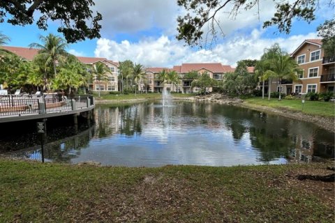 Снять в аренду кондоминиум в Корал-Спрингс, Флорида 2 спальни, 91.42м2, № 1941221 - фото 28