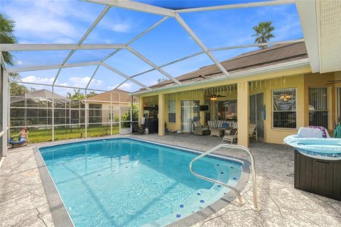 House in Spring Hill, Florida 3 bedrooms, 197.51 sq.m. № 2394237 - photo 29