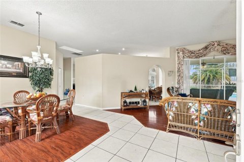 House in Spring Hill, Florida 3 bedrooms, 197.51 sq.m. № 2394237 - photo 3