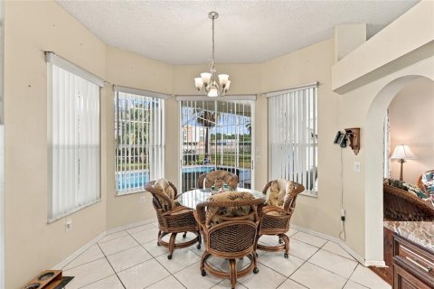 House in Spring Hill, Florida 3 bedrooms, 197.51 sq.m. № 2394237 - photo 12