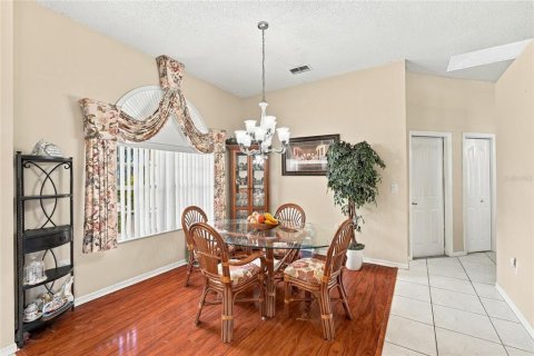 House in Spring Hill, Florida 3 bedrooms, 197.51 sq.m. № 2394237 - photo 5