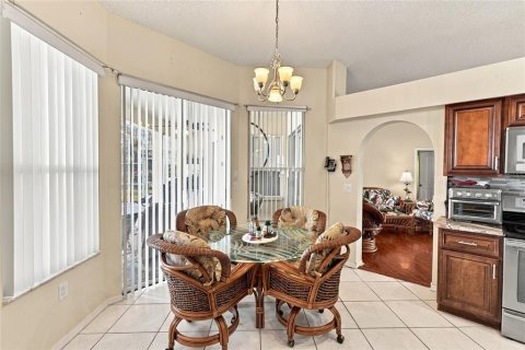 House in Spring Hill, Florida 3 bedrooms, 197.51 sq.m. № 2394237 - photo 11