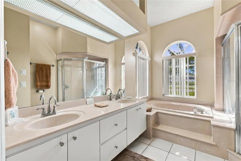 House in Spring Hill, Florida 3 bedrooms, 197.51 sq.m. № 2394237 - photo 20