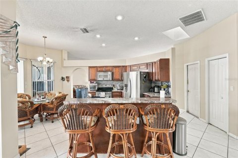House in Spring Hill, Florida 3 bedrooms, 197.51 sq.m. № 2394237 - photo 9