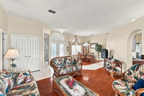 House in Spring Hill, Florida 3 bedrooms, 197.51 sq.m. № 2394237 - photo 4