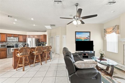 House in Spring Hill, Florida 3 bedrooms, 197.51 sq.m. № 2394237 - photo 14