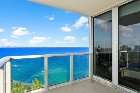 Condo in Sunny Isles Beach, Florida, 3 bedrooms  № 2042714 - photo 29