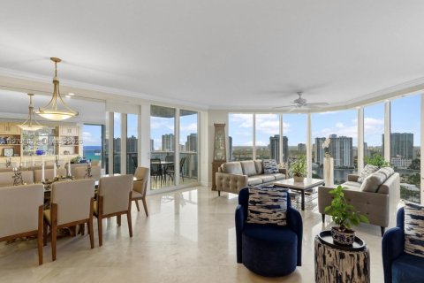 Condo in Sunny Isles Beach, Florida, 3 bedrooms  № 2042714 - photo 7