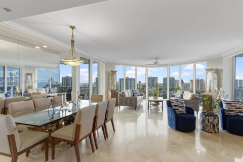 Condo in Sunny Isles Beach, Florida, 3 bedrooms  № 2042714 - photo 6