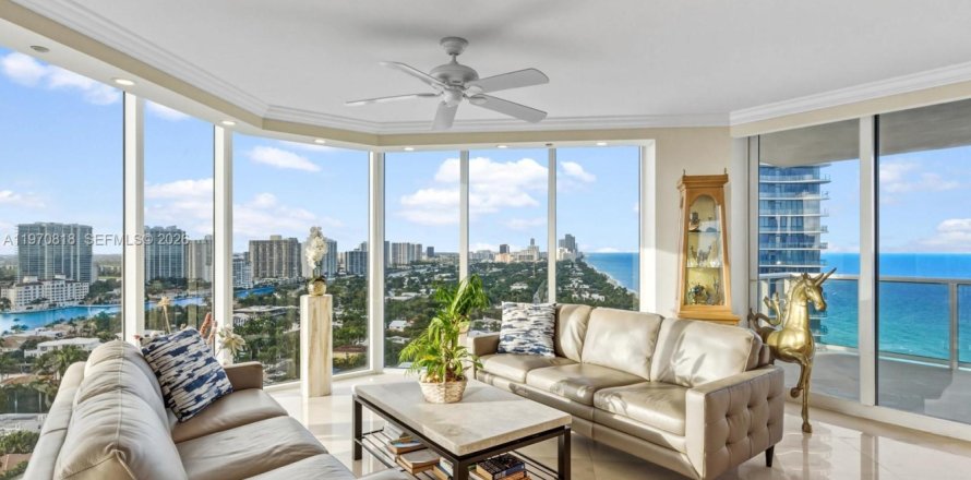 Condo in Sunny Isles Beach, Florida, 3 bedrooms  № 2042714