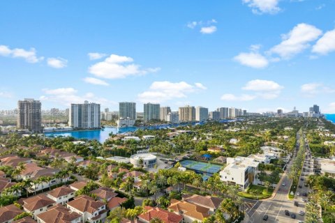 Condo in Sunny Isles Beach, Florida, 3 bedrooms  № 2042714 - photo 28