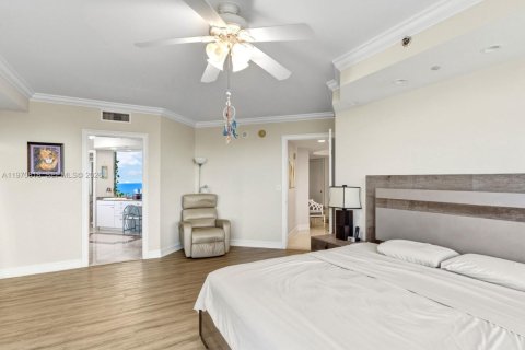 Condo in Sunny Isles Beach, Florida, 3 bedrooms  № 2042714 - photo 21