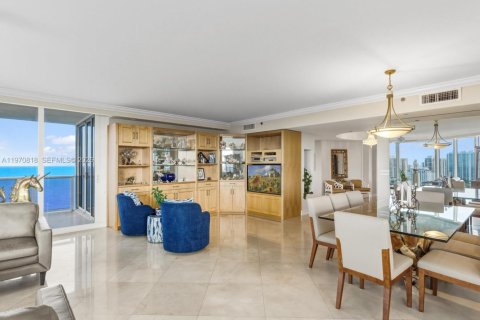 Condo in Sunny Isles Beach, Florida, 3 bedrooms  № 2042714 - photo 9
