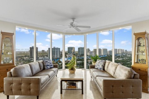 Condo in Sunny Isles Beach, Florida, 3 bedrooms  № 2042714 - photo 11