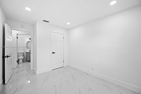 Casa en venta en North Lauderdale, Florida, 3 dormitorios, 115.85 m2 № 1946293 - foto 23