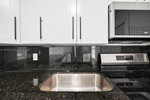 Casa en venta en North Lauderdale, Florida, 3 dormitorios, 115.85 m2 № 1946293 - foto 16