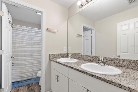 House in Riverview, Florida 4 bedrooms, 227.42 sq.m. № 2229976 - photo 15