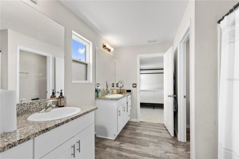 House in Riverview, Florida 4 bedrooms, 227.42 sq.m. № 2229976 - photo 28
