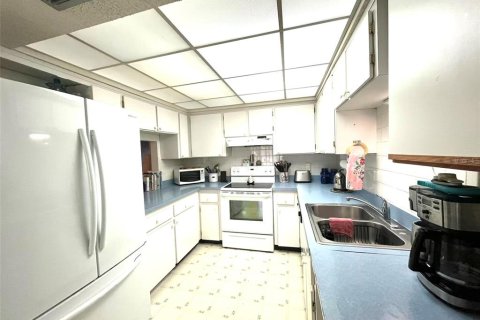 Condo in Clearwater, Florida, 2 bedrooms  № 1682980 - photo 6