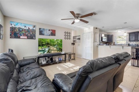 Casa en venta en Sanford, Florida, 4 dormitorios, 121.98 m2 № 1722800 - foto 5
