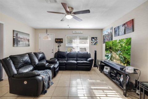 Casa en venta en Sanford, Florida, 4 dormitorios, 121.98 m2 № 1722800 - foto 3