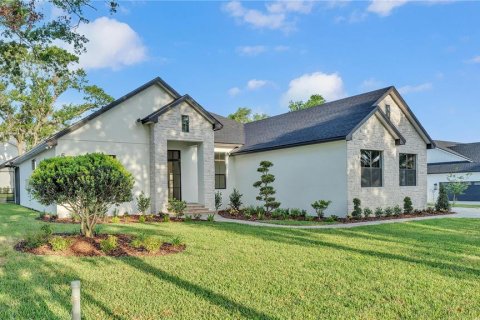 House in Lakeland, Florida 5 bedrooms, 304.25 sq.m. № 1636956 - photo 4