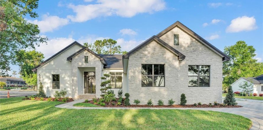 House in Lakeland, Florida 5 bedrooms, 304.25 sq.m. № 1636956