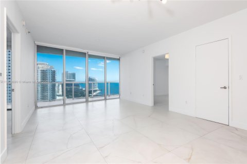 Condo in Miami, Florida, 2 bedrooms  № 1954928 - photo 4