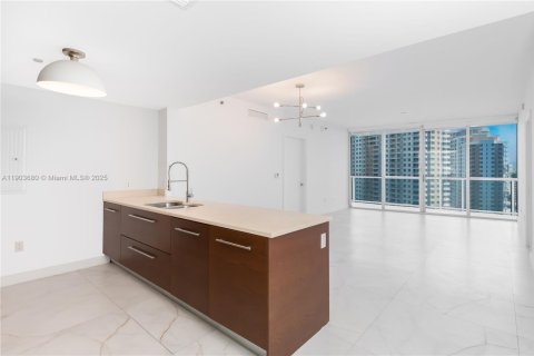 Condo in Miami, Florida, 2 bedrooms  № 1954928 - photo 12