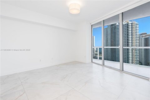 Condo in Miami, Florida, 2 bedrooms  № 1954928 - photo 15