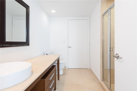 Condo in Miami, Florida, 2 bedrooms  № 1954928 - photo 27