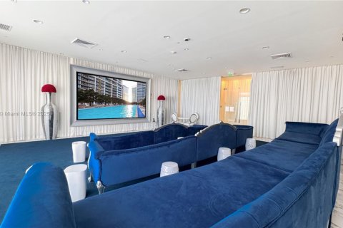 Condo in Miami, Florida, 2 bedrooms  № 1954928 - photo 9