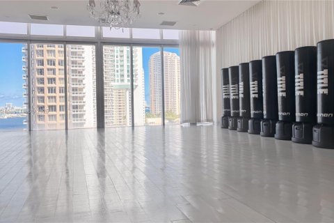 Condo in Miami, Florida, 2 bedrooms  № 1954928 - photo 10