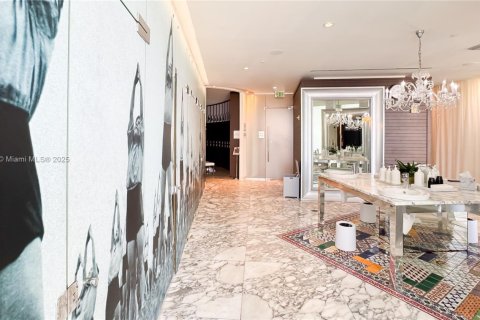 Condo in Miami, Florida, 2 bedrooms  № 1954928 - photo 8