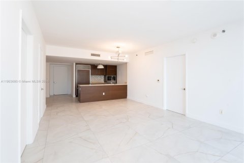 Condo in Miami, Florida, 2 bedrooms  № 1954928 - photo 14