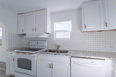 Casa en venta en Plant City, Florida, 2 dormitorios, 64.66 m2 № 2204991 - foto 9
