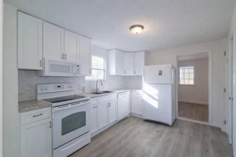 Casa en venta en Plant City, Florida, 2 dormitorios, 64.66 m2 № 2204991 - foto 4