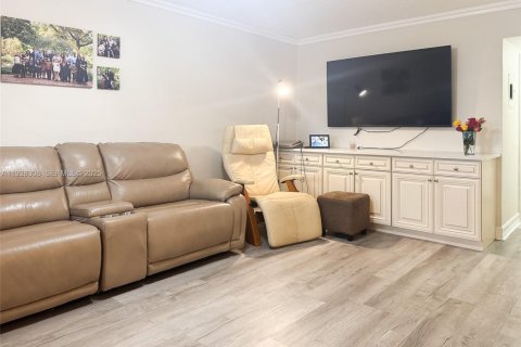 Copropriété à vendre à Hallandale Beach, Floride: 2 chambres, 111.48 m2 № 1987317 - photo 7