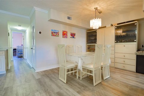 Copropriété à vendre à Hallandale Beach, Floride: 2 chambres, 111.48 m2 № 1987317 - photo 19