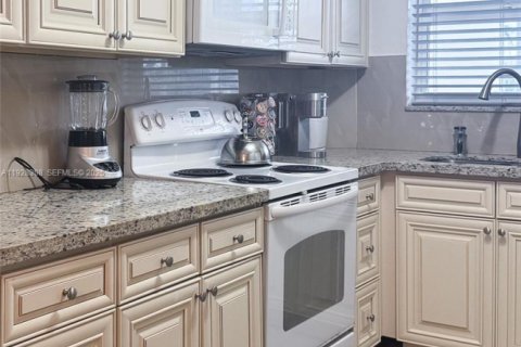 Copropriété à vendre à Hallandale Beach, Floride: 2 chambres, 111.48 m2 № 1987317 - photo 20