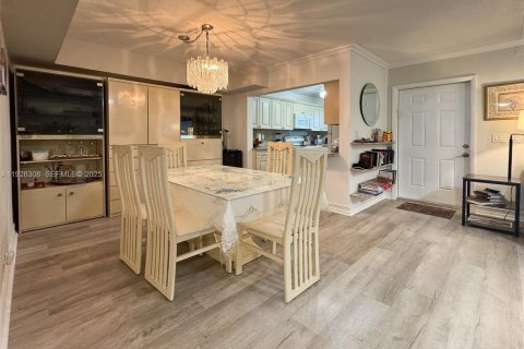 Copropriété à vendre à Hallandale Beach, Floride: 2 chambres, 111.48 m2 № 1987317 - photo 3