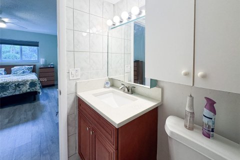 Copropriété à vendre à Hallandale Beach, Floride: 2 chambres, 111.48 m2 № 1987317 - photo 10