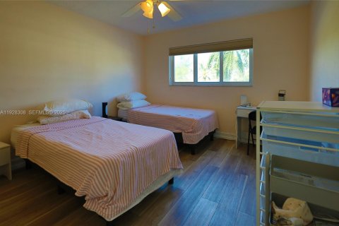 Copropriété à vendre à Hallandale Beach, Floride: 2 chambres, 111.48 m2 № 1987317 - photo 13