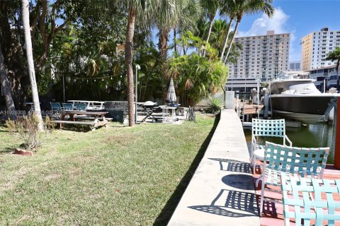 Copropriété à vendre à Hallandale Beach, Floride: 2 chambres, 111.48 m2 № 1987317 - photo 15